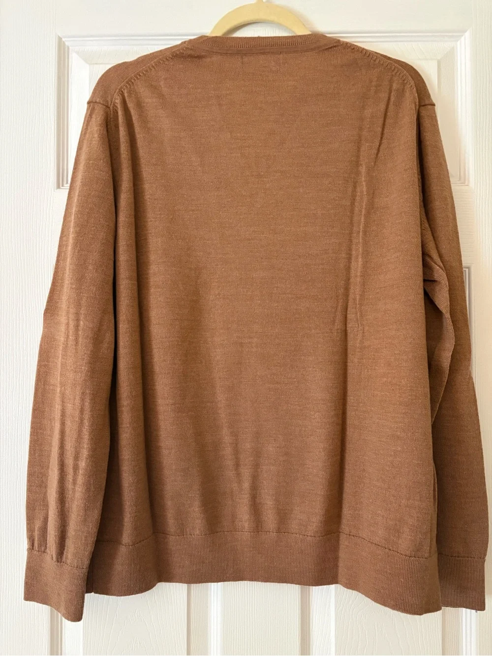Banana Republic Men's V-Neck Sweater in Warm Camel Brown